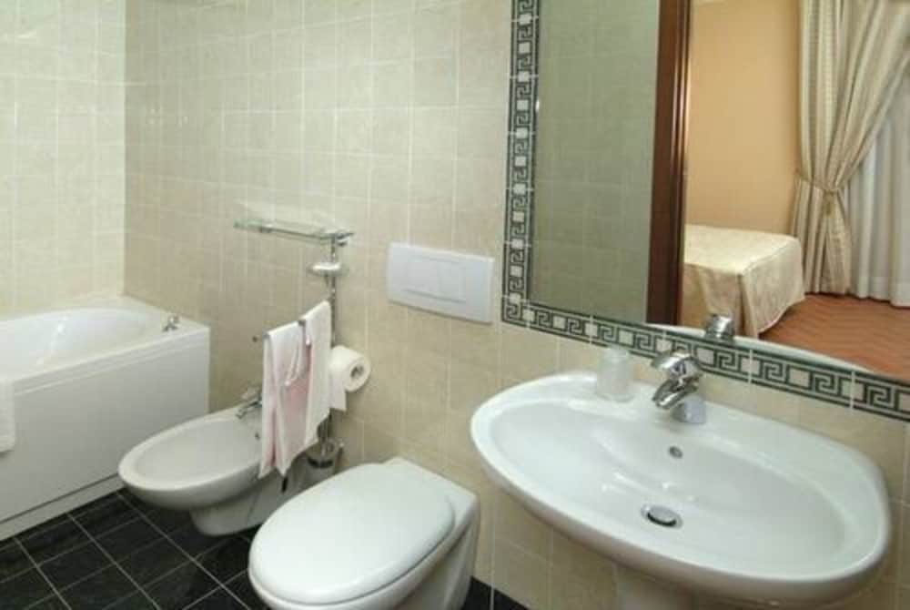 Hotel Caravaggio — Hotel rooms in Florence, Tuscany