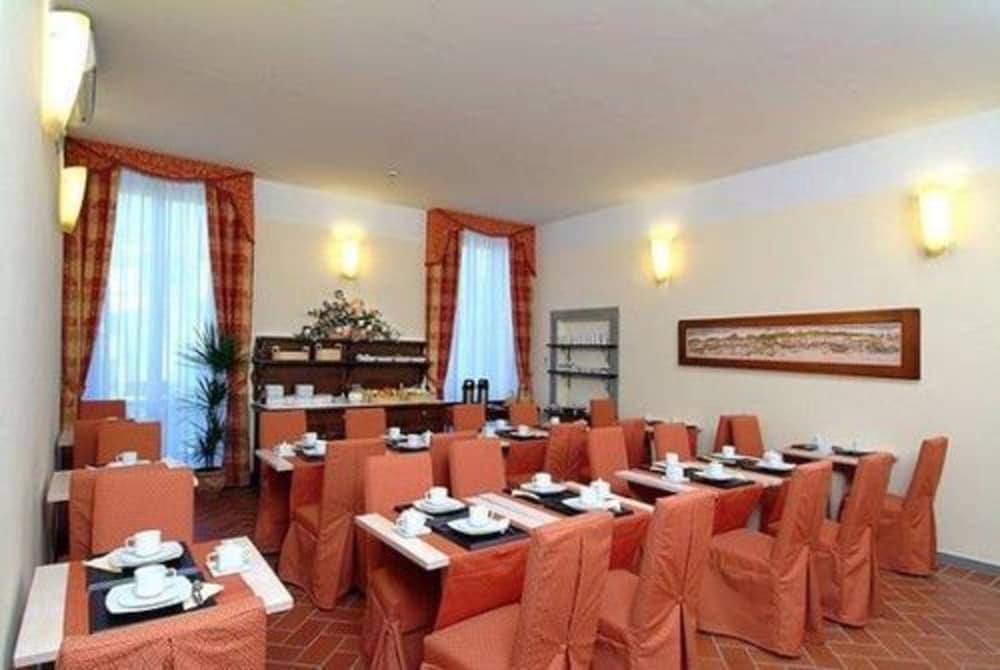 Hotel Caravaggio — Restaurant & bars in Florence, Tuscany
