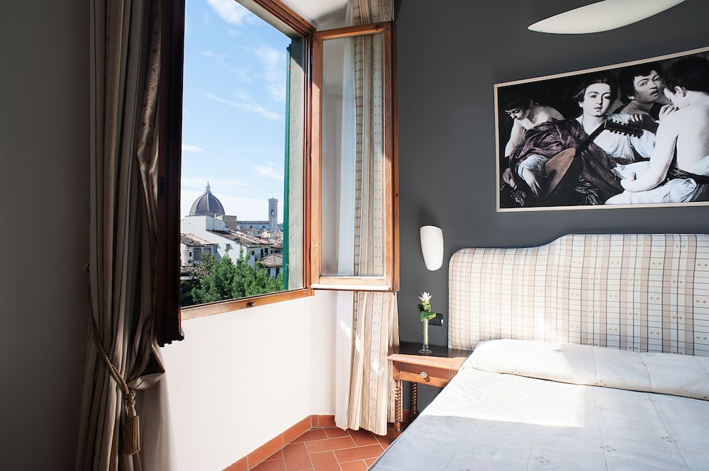 Hotel Caravaggio — Hotel rooms in Florence, Tuscany