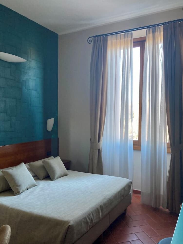 Hotel Caravaggio — Hotel rooms in Florence, Tuscany