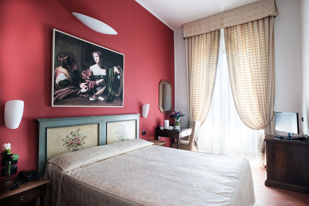Hotel Caravaggio — Hotel rooms in Florence, Tuscany