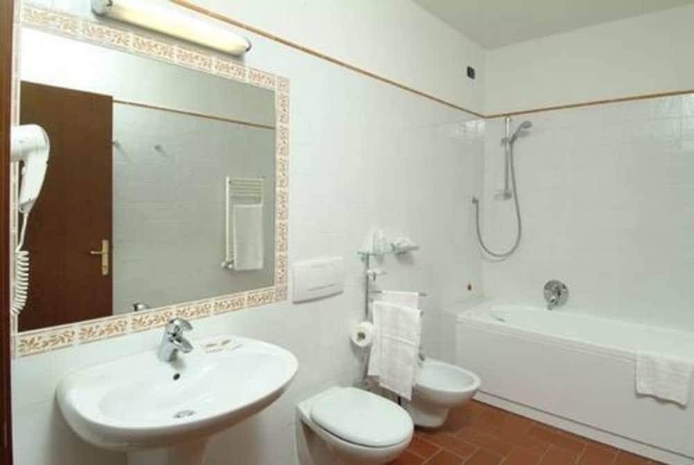 Hotel Caravaggio — Hotel rooms in Florence, Tuscany