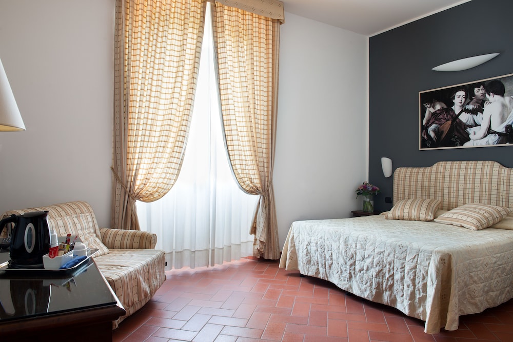 Hotel Caravaggio — Hotel rooms in Florence, Tuscany