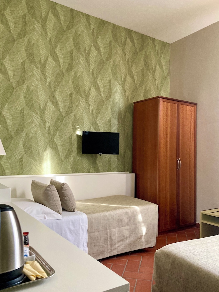 Hotel Caravaggio — Hotel rooms in Florence, Tuscany
