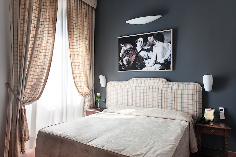 Hotel Caravaggio — Hotel rooms in Florence, Tuscany