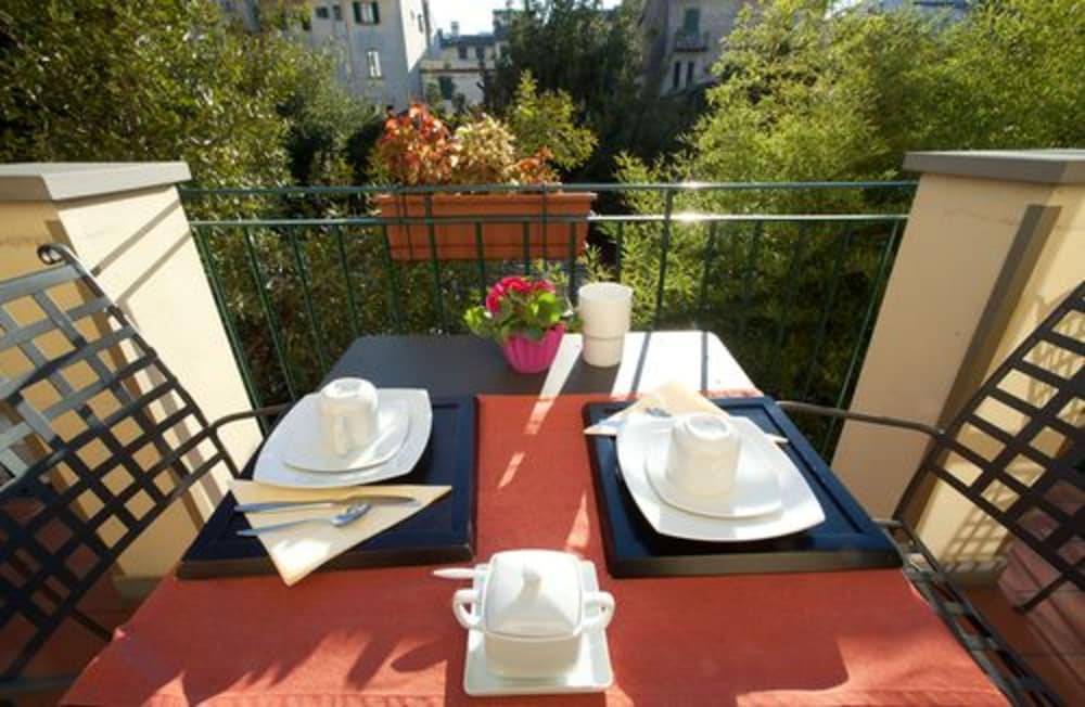 Hotel Caravaggio — Restaurant & bars in Florence, Tuscany