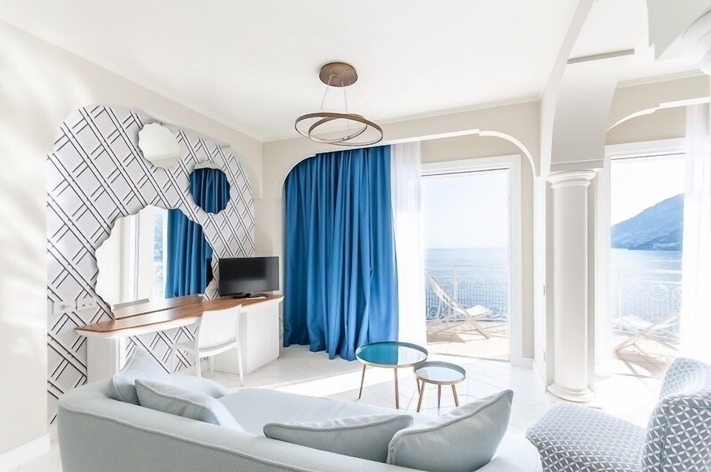 Hotel Club Due Torri — Hotel rooms in Maiori, Campania