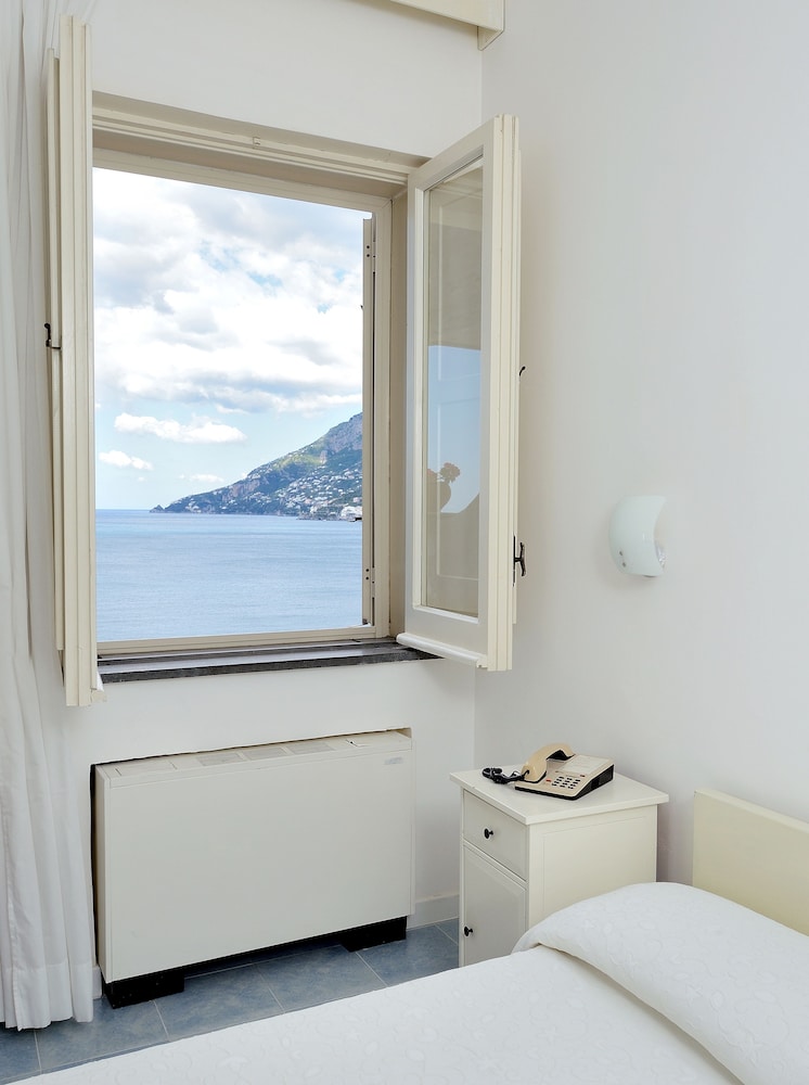 Hotel Club Due Torri — Hotel rooms in Maiori, Campania