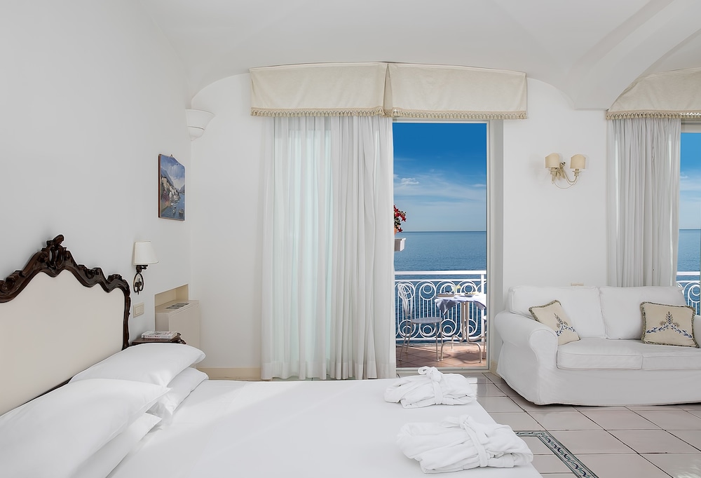 Hotel Club Due Torri — Hotel rooms in Maiori, Campania