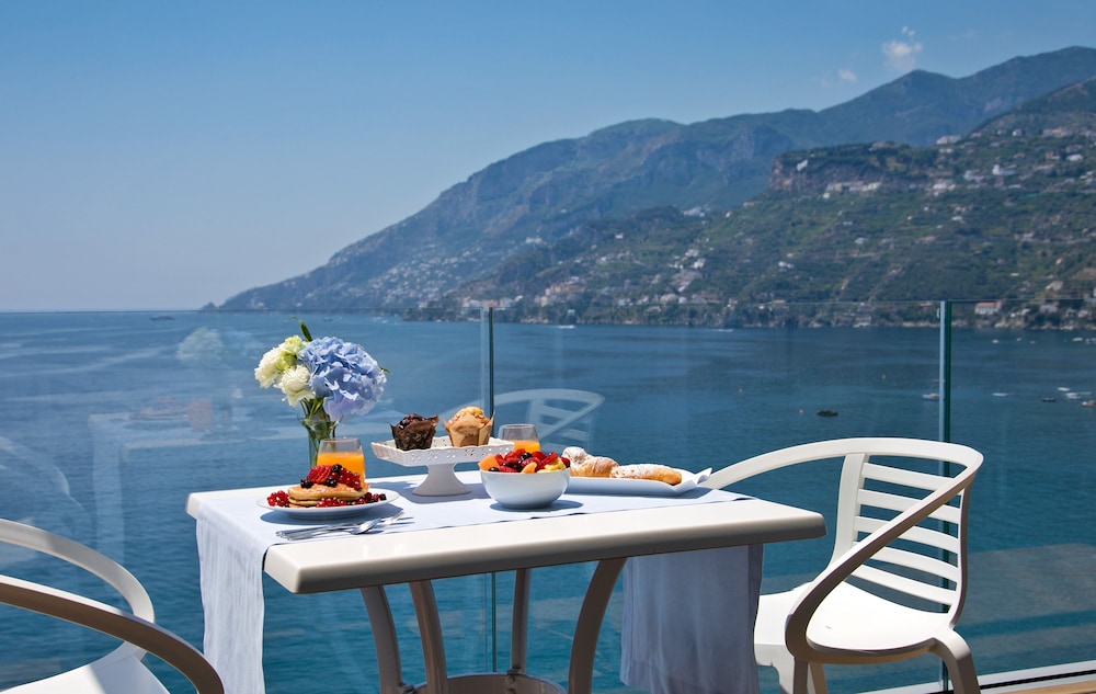 Hotel Club Due Torri — Restaurant & bars in Maiori, Campania