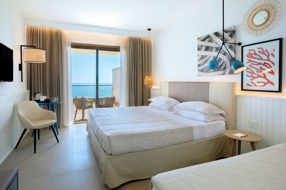 Mangia's Torre del Barone Resort and SPA — Hotel rooms in Sciacca, Sicily