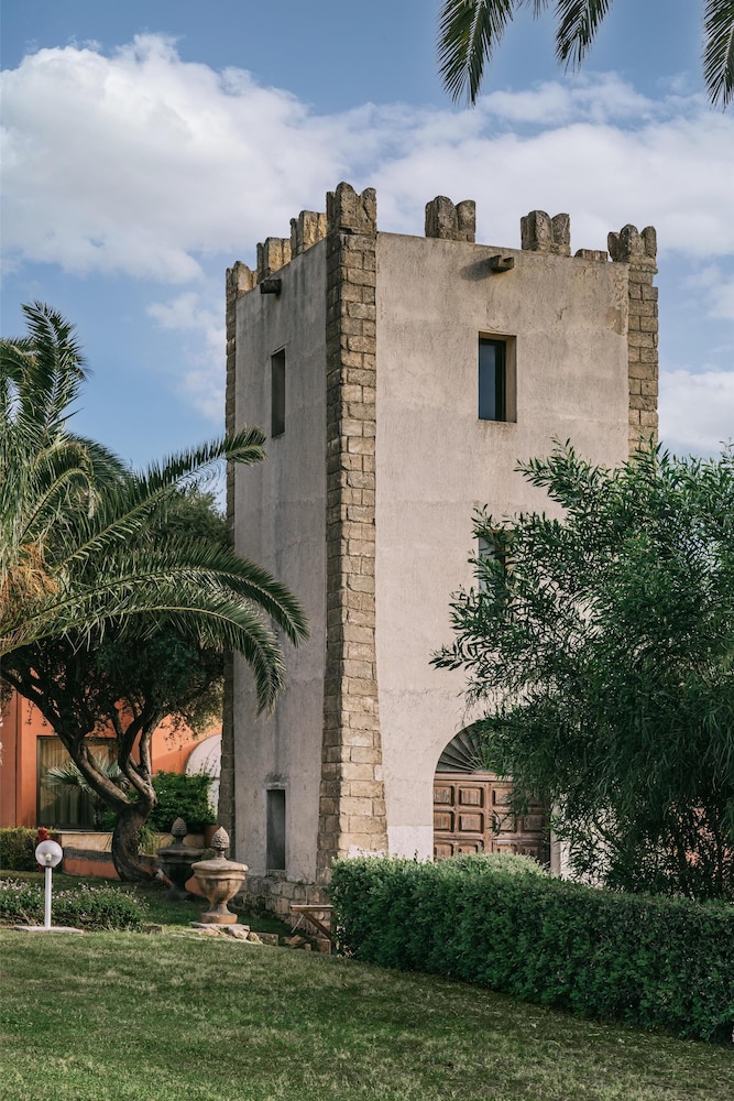 Mangia's Torre del Barone Resort and SPA — Hotel building in Sciacca, Sicily