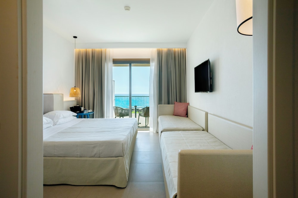 Mangia's Torre del Barone Resort and SPA — Hotel rooms in Sciacca, Sicily