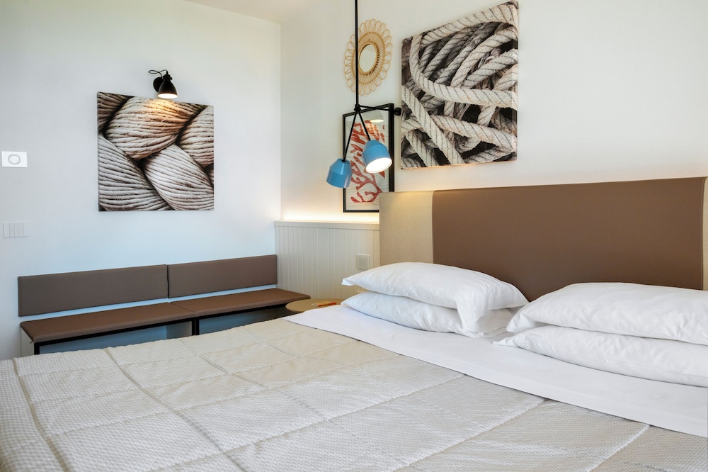 Mangia's Torre del Barone Resort and SPA — Hotel rooms in Sciacca, Sicily