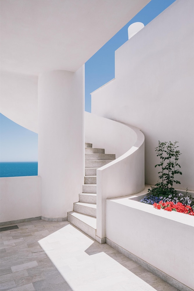 Mangia's Torre del Barone Resort and SPA — Hotel building in Sciacca, Sicily