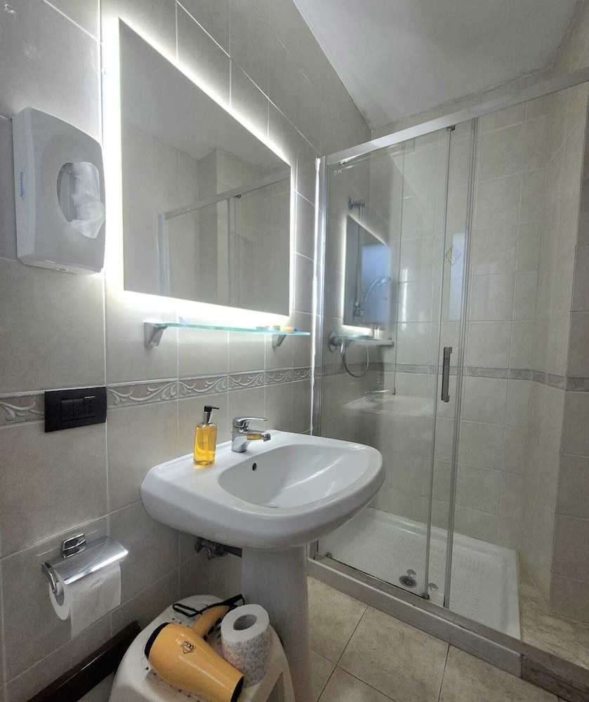 Hotel Condor — Hotel rooms in Taormina, Sicily
