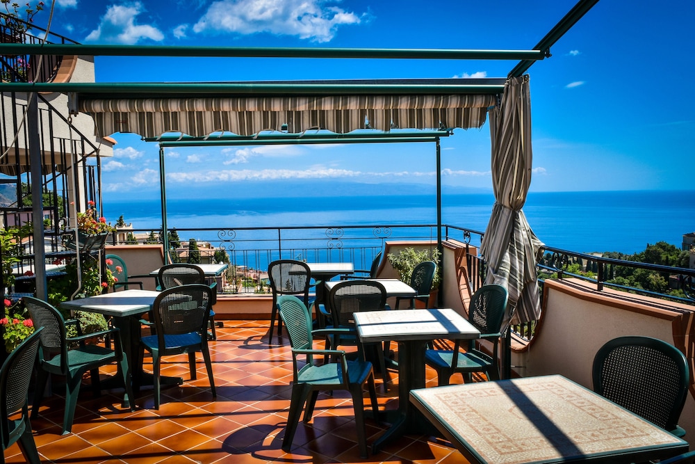 Hotel Condor — Restaurant & bars in Taormina, Sicily