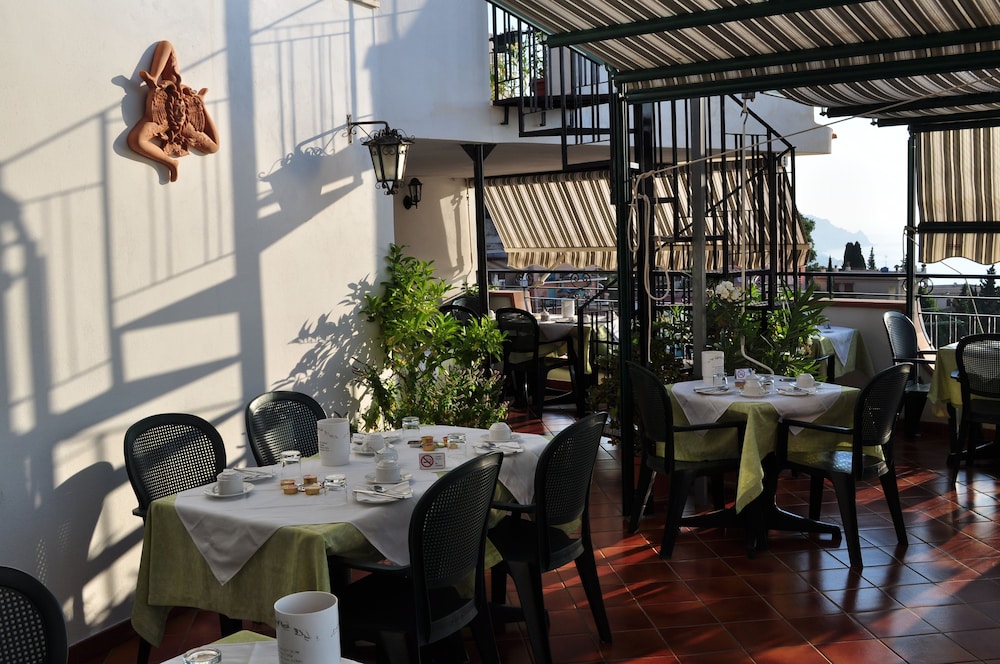 Hotel Condor — Restaurant & bars in Taormina, Sicily
