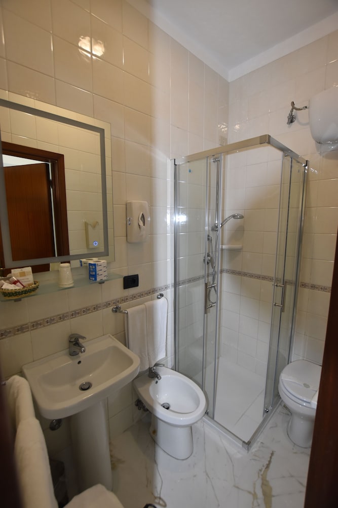 Hotel Condor — Hotel rooms in Taormina, Sicily
