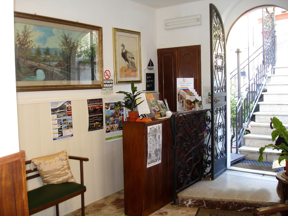 Hotel Condor — Hotel building in Taormina, Sicily