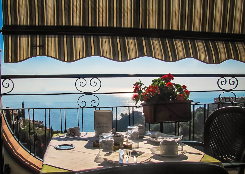 Hotel Condor — Restaurant & bars in Taormina, Sicily