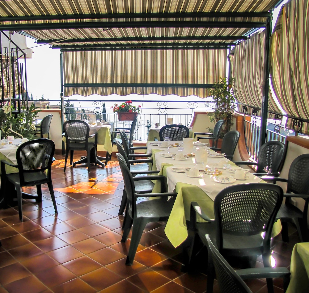 Hotel Condor — Restaurant & bars in Taormina, Sicily
