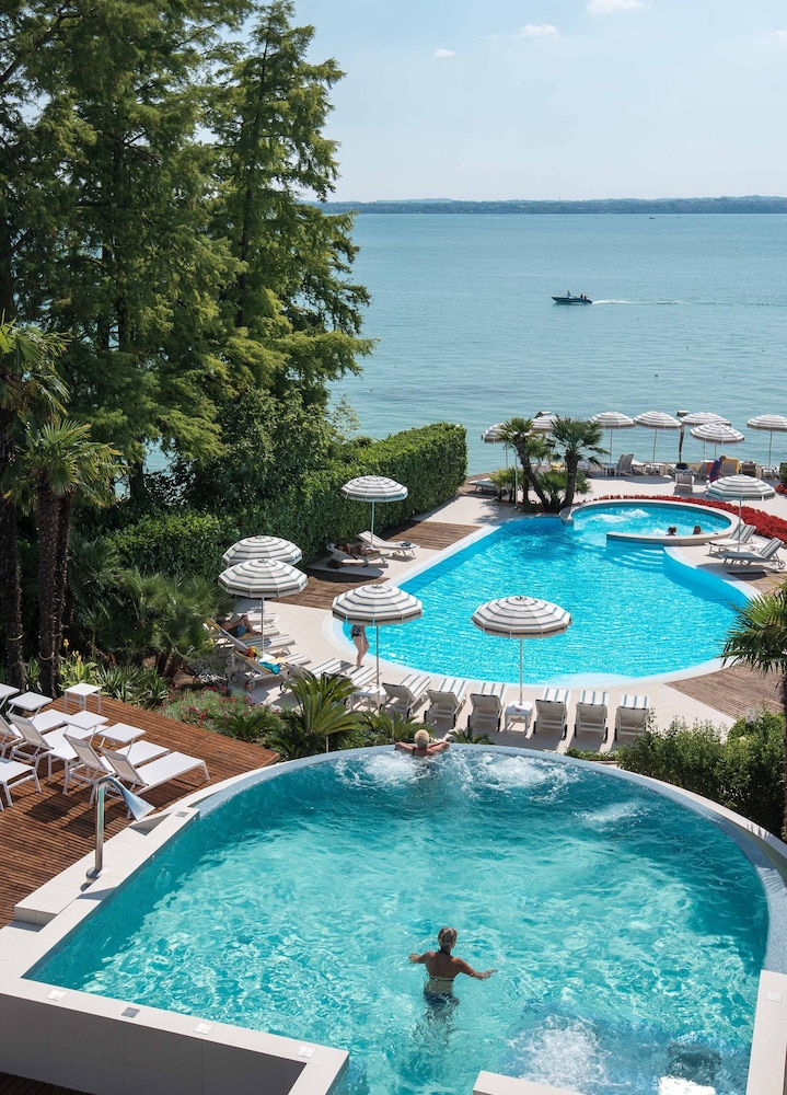 Hotel Continental Wellness & Spa — Main photo in Sirmione, Lombardy