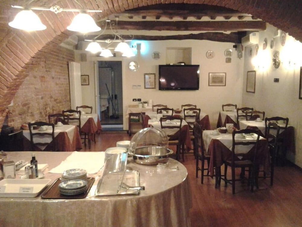 Hotel Di Stefano — Restaurant & bars in Pisa, Tuscany