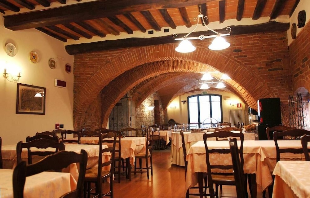 Hotel Di Stefano — Restaurant & bars in Pisa, Tuscany