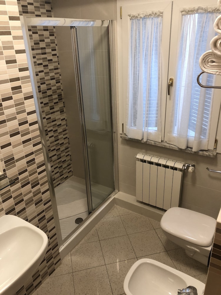 Hotel Di Stefano — Hotel rooms in Pisa, Tuscany