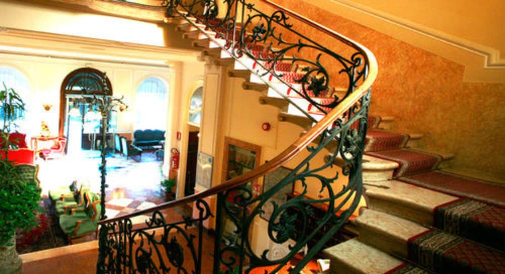 Hotel Excelsior Splendide — Hotel building in Bellagio, Lombardy