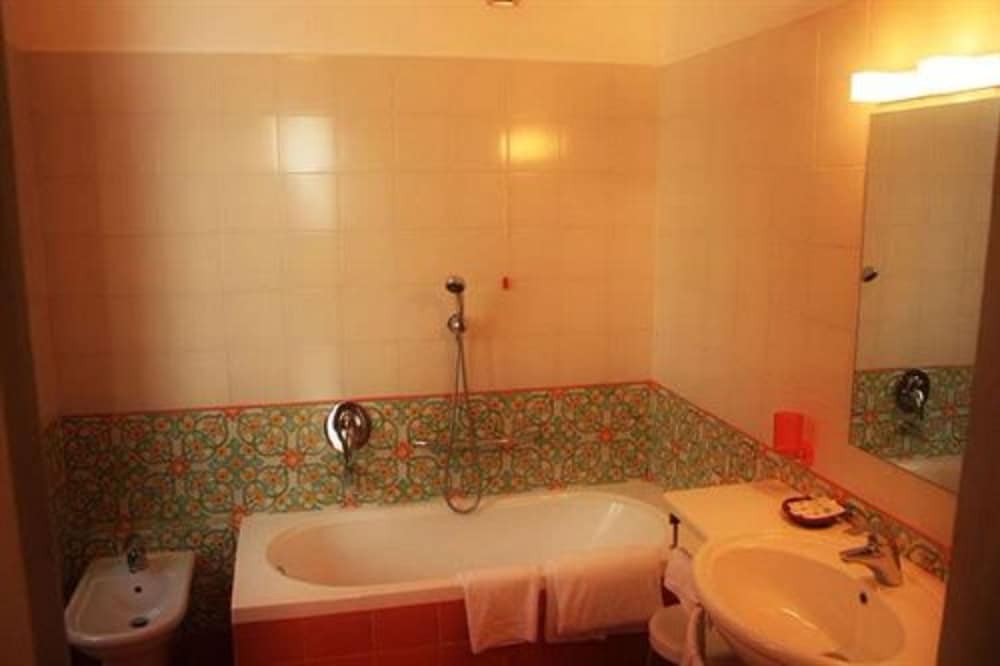 Hotel Excelsior Splendide — Hotel rooms in Bellagio, Lombardy