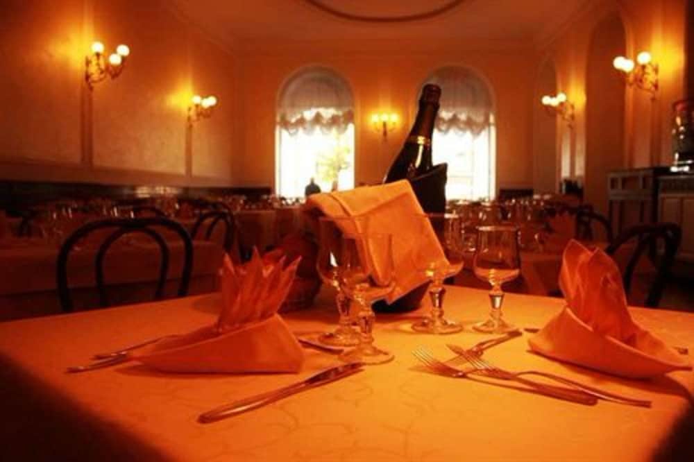Hotel Excelsior Splendide — Restaurant & bars in Bellagio, Lombardy
