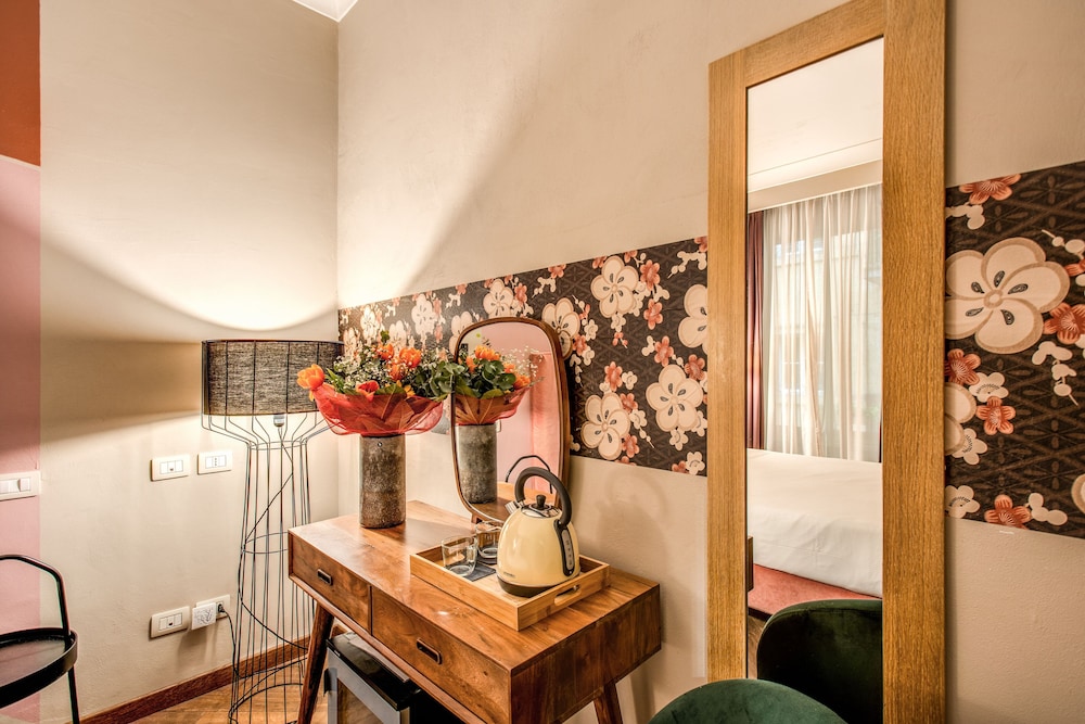 Boutique Hotel Galatea — Hotel rooms in Rome, Lazio