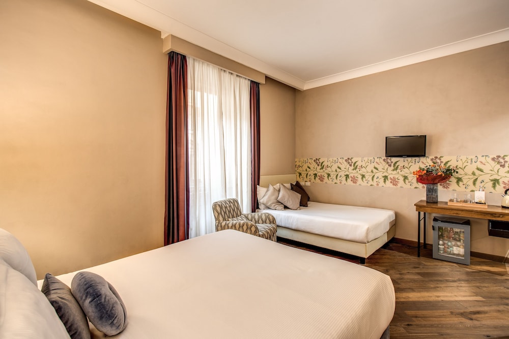 Boutique Hotel Galatea — Hotel rooms in Rome, Lazio