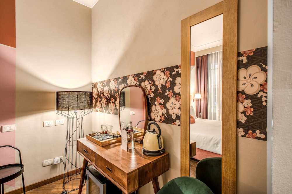 Boutique Hotel Galatea — Hotel rooms in Rome, Lazio