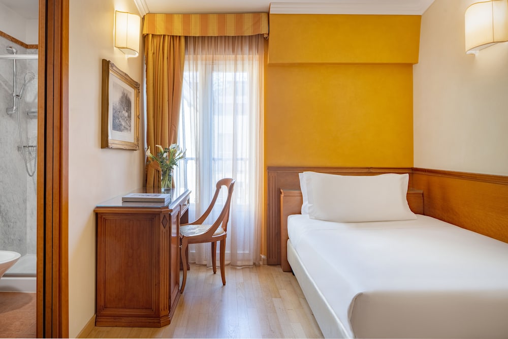 UNA Hotels Galles Milano — Hotel rooms in Milan, Lombardy