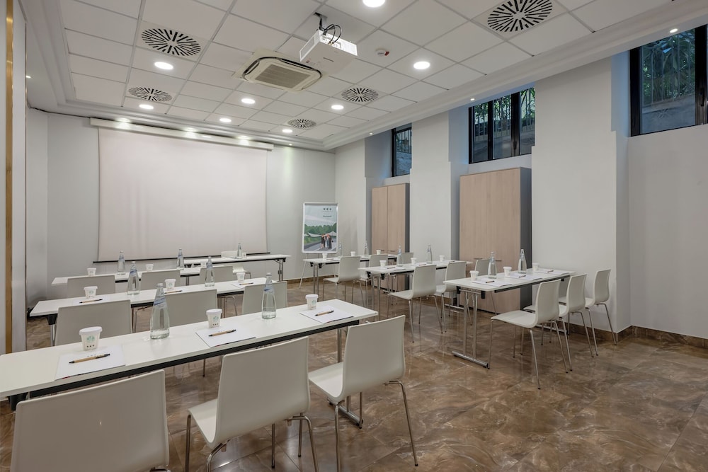 UNA Hotels Galles Milano — Hotel building in Milan, Lombardy