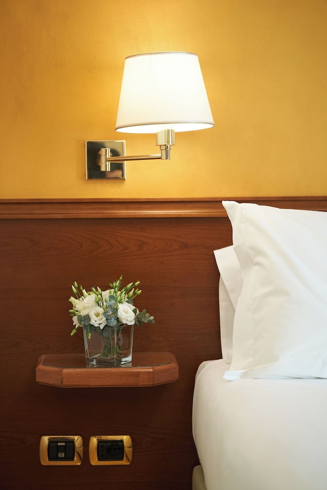 UNA Hotels Galles Milano — Hotel rooms in Milan, Lombardy
