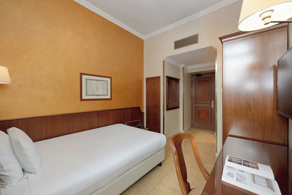 UNA Hotels Galles Milano — Hotel rooms in Milan, Lombardy