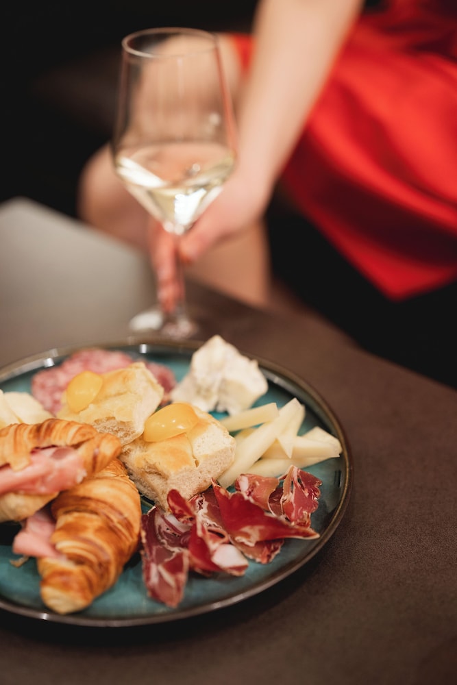 UNA Hotels Galles Milano — Restaurant & bars in Milan, Lombardy