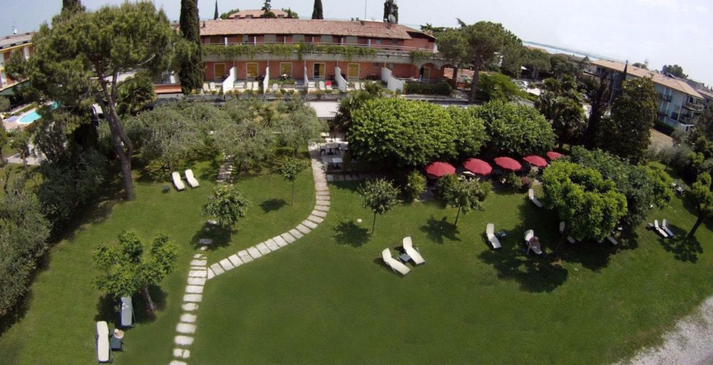 Hotel La Paul — Hotel building in Sirmione, Lombardy