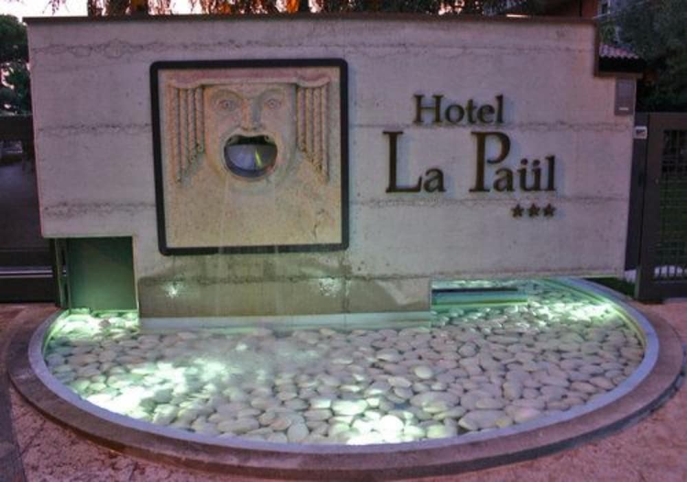 Hotel La Paul — Hotel building in Sirmione, Lombardy