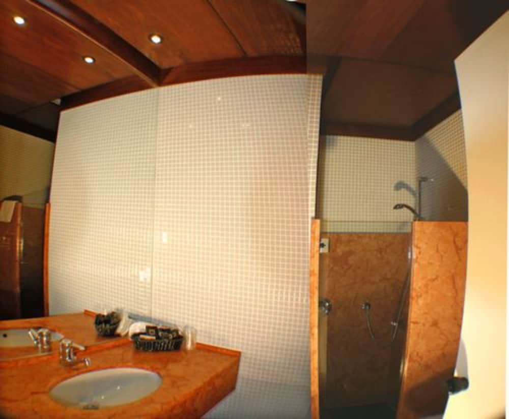 Hotel La Paul — Hotel rooms in Sirmione, Lombardy