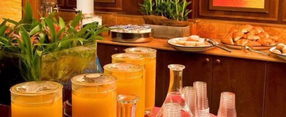 Hotel La Paul — Restaurant & bars in Sirmione, Lombardy
