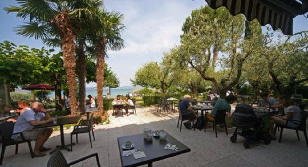 Hotel La Paul — Restaurant & bars in Sirmione, Lombardy
