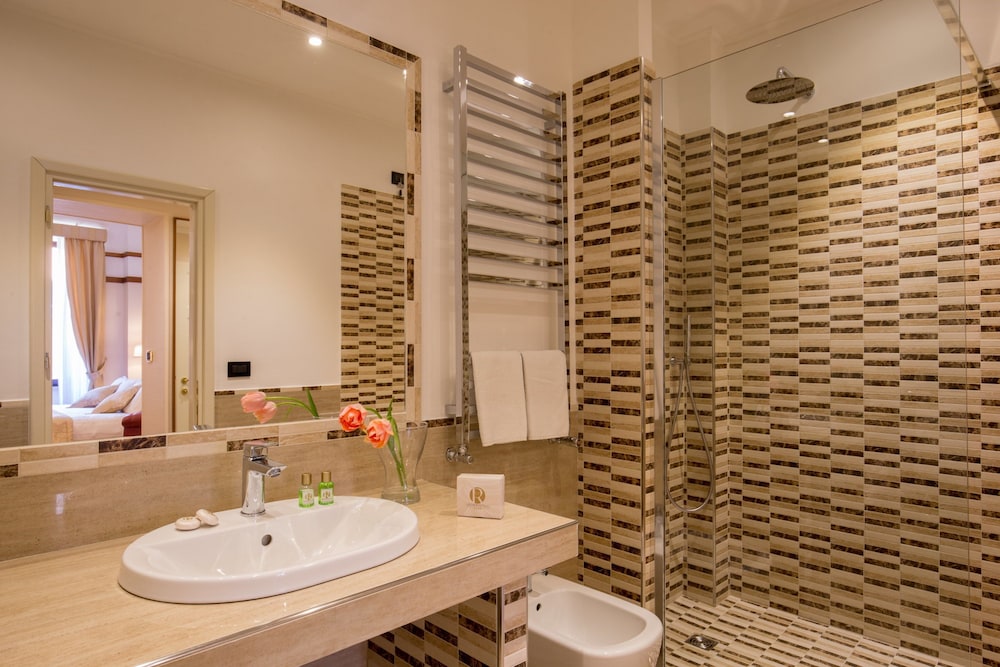 Hotel La Residenza — Hotel rooms in Rome, Lazio