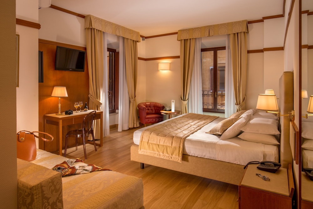 Hotel La Residenza — Hotel rooms in Rome, Lazio