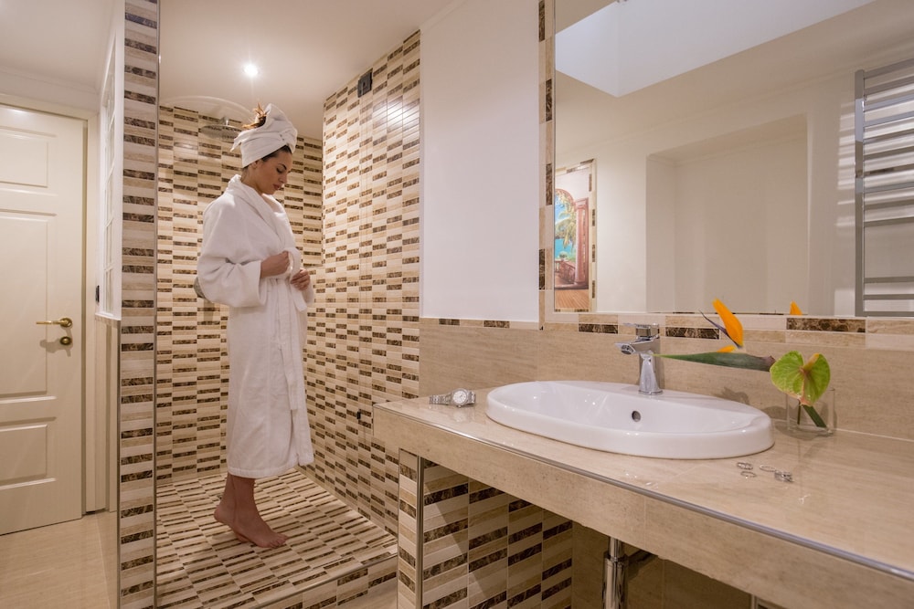 Hotel La Residenza — Hotel rooms in Rome, Lazio