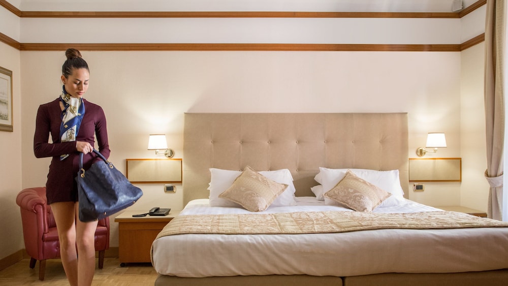 Hotel La Residenza — Hotel rooms in Rome, Lazio